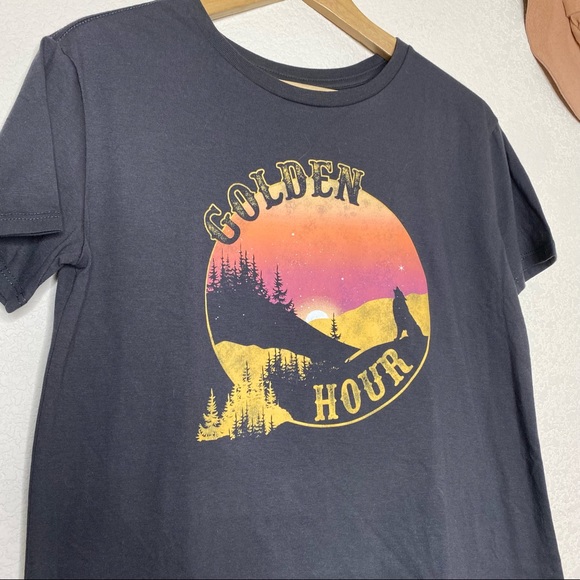5th Sun Golden Hour Southwestern Coyote Graphic Tee - Picture 4 of 6